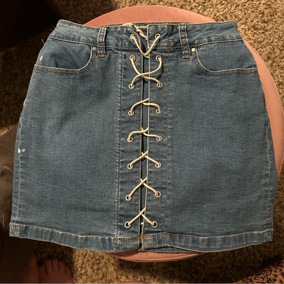Pacsun denim miniskirt with front lacing size 25 (like small) - Picture 3 of 4